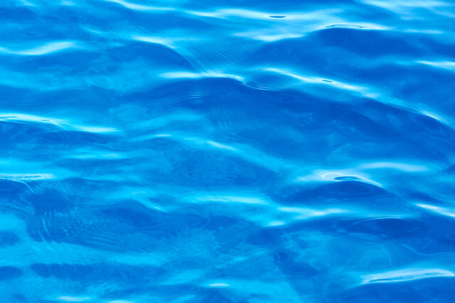 What Makes Hawaii Ocean Water SO Blue?