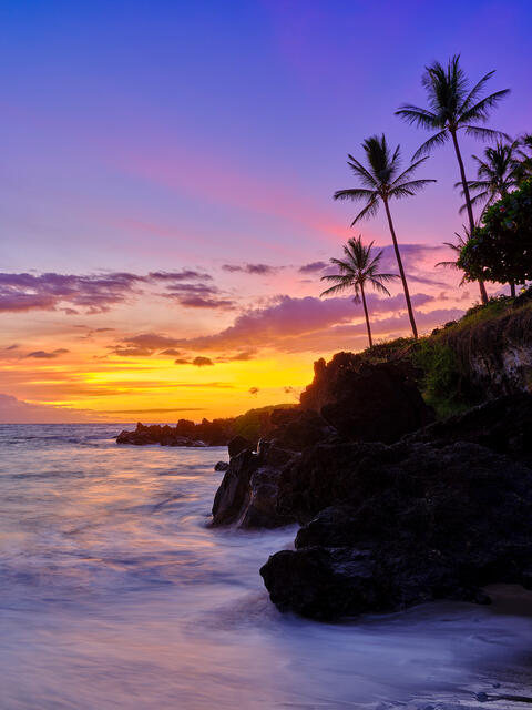 sunset afterglow at makena surf beach in south Maui.  Photographed by Andrew Shoemaker